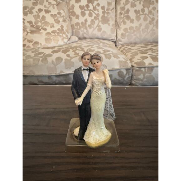 Vintage Bride and Groom Wedding Cake Topper in Original Plastic - Picture 5 of 9